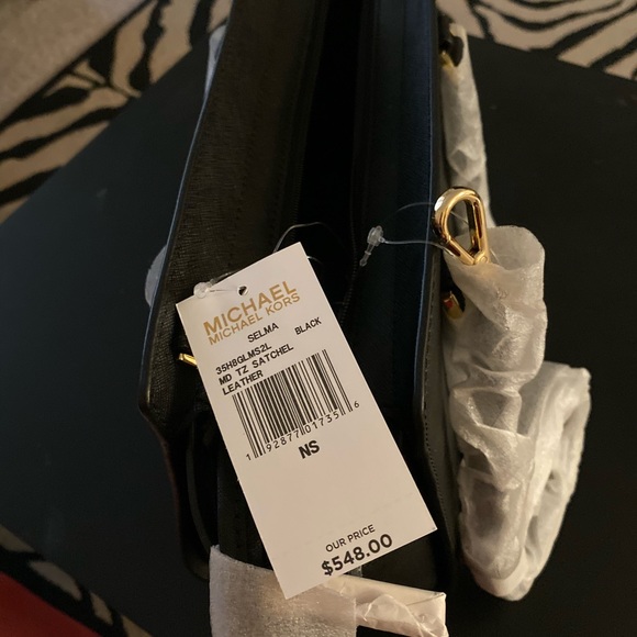 selling my mk bag - Picture 1 of 4